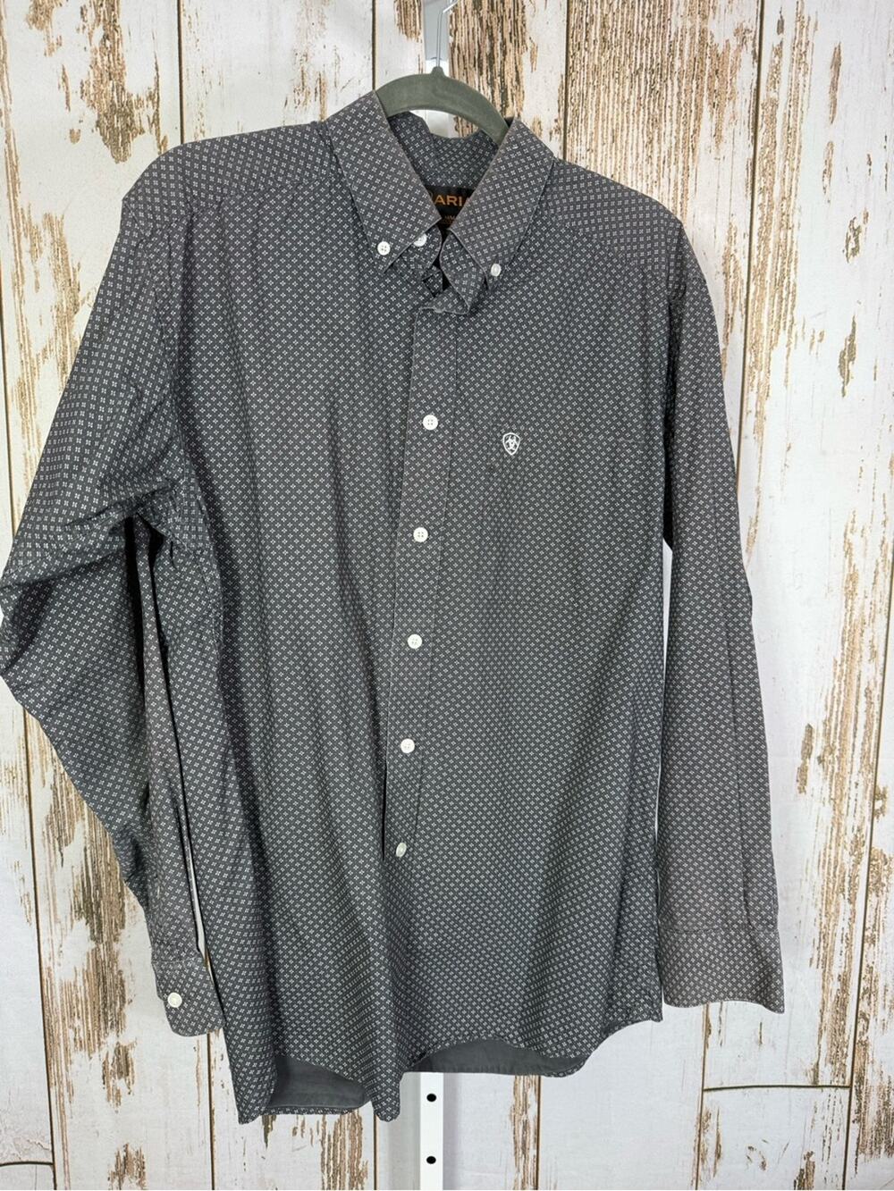 Ariat, Patterned Long Sleeve Button Down Shirt. Size Medium. Good used condition